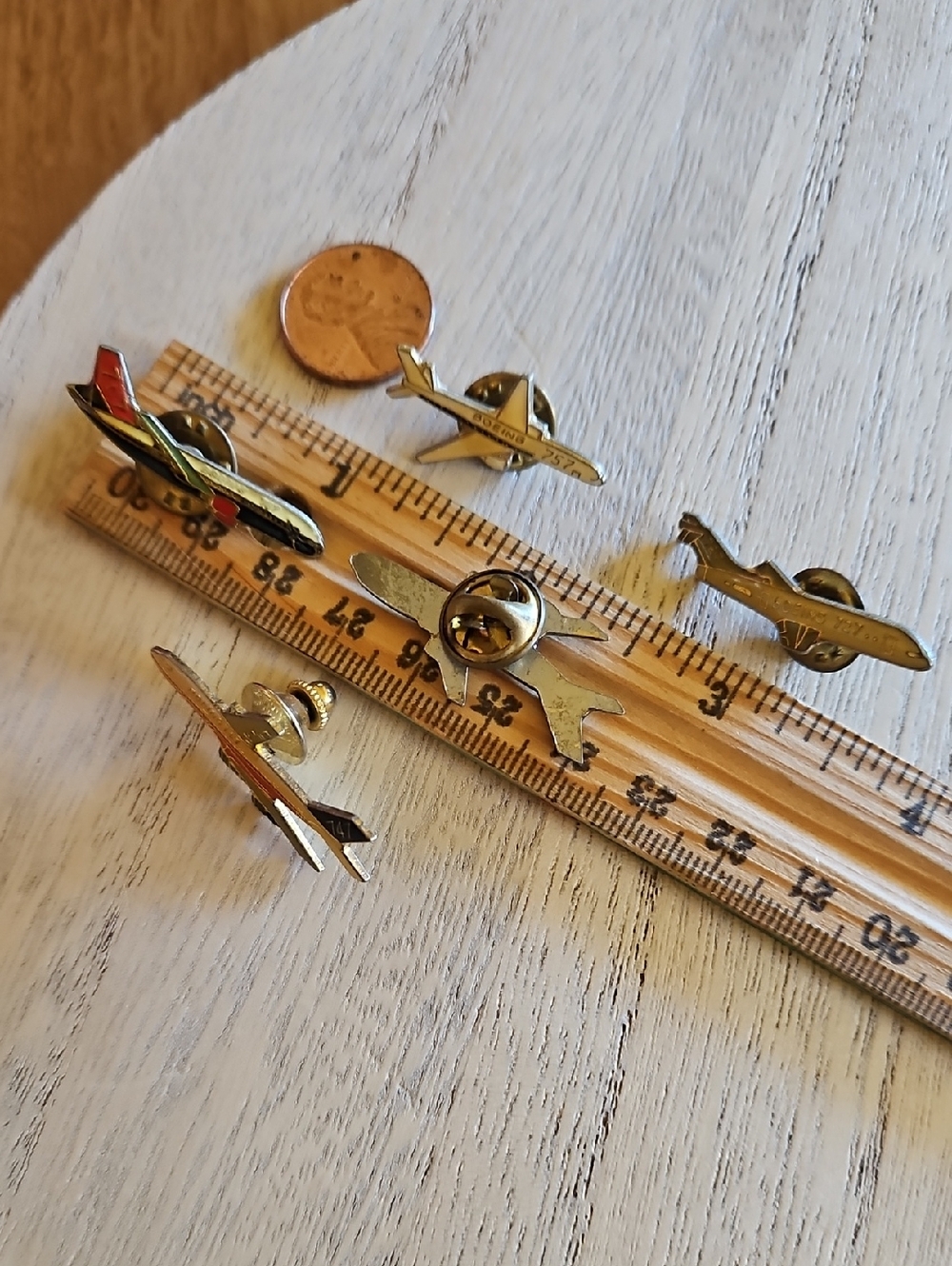Boeing Aircraft family of planes lapel pins A 727 , 2 -747s, a 757 and a 767 - Picture 5 of 8
